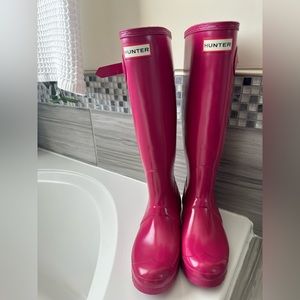 Women’s size 6 pink Gloss Hunter boots